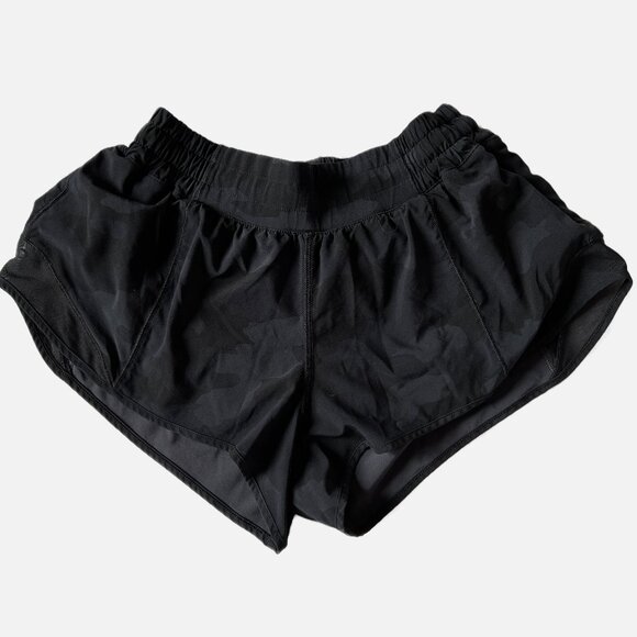 Black Camo Lulumelon Hotty Hot Low-Rise Lined Short 2.5" - Picture 1 of 6